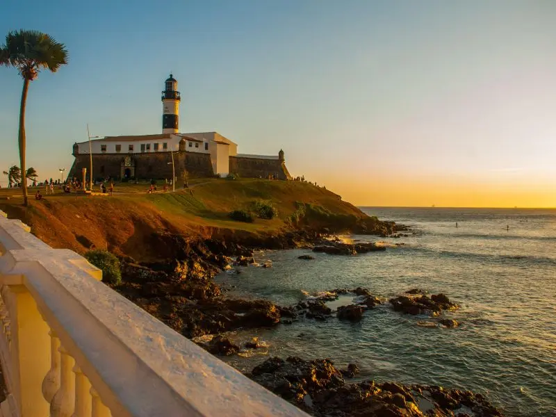 Pôr do Sol no Farol da Barra, em Salvador
