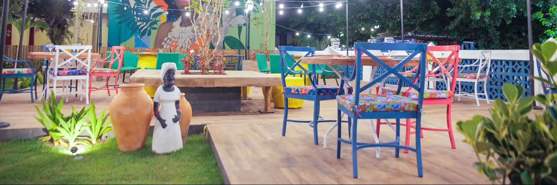 Imagem de um ambiente decorado com inspiração na cultura da Bahia