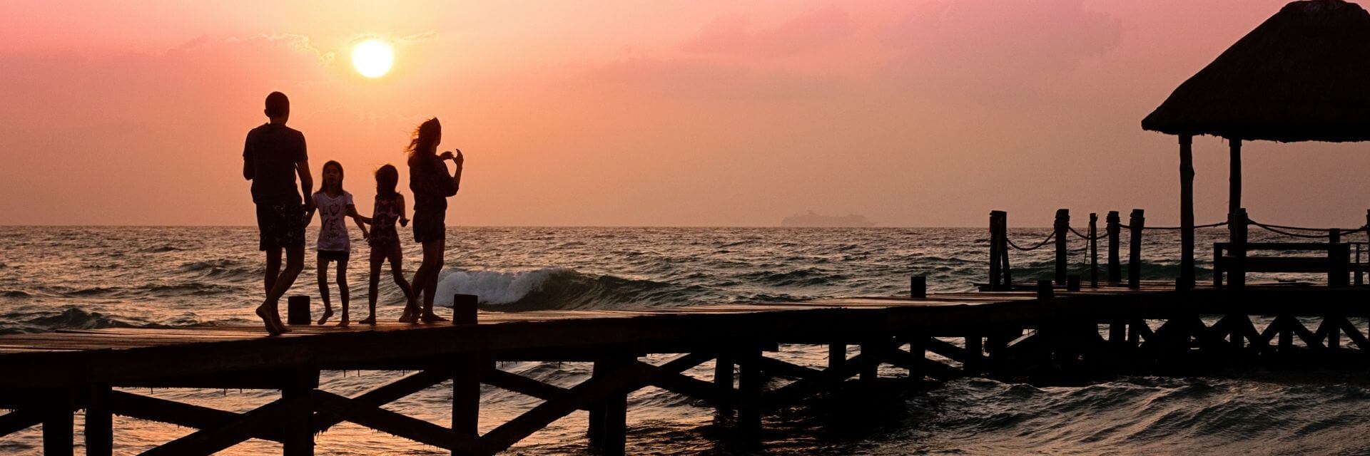 Beach Children Family 39691.jpg