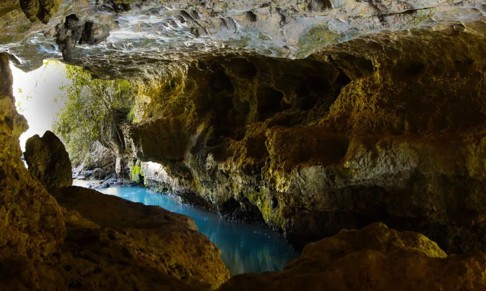 Cavernas De Goias Rio Quente 1.jpg